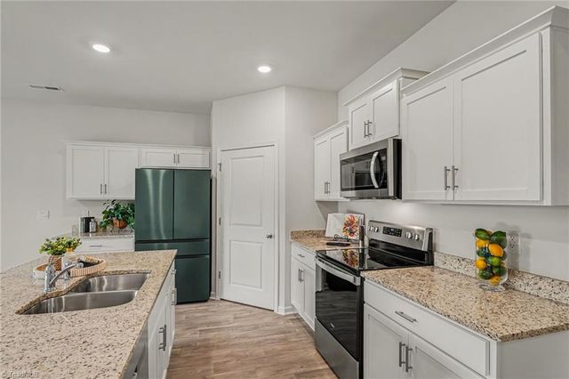 620 Hickory Point Drive, Lexington, NC 27292