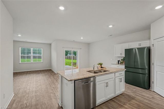 620 Hickory Point Drive, Lexington, NC 27292
