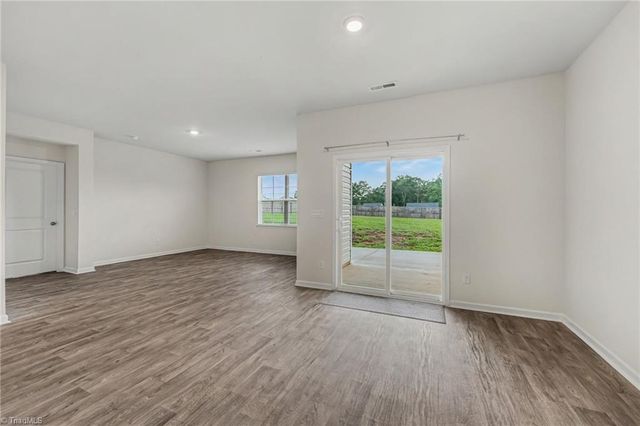 620 Hickory Point Drive, Lexington, NC 27292