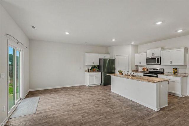 620 Hickory Point Drive, Lexington, NC 27292