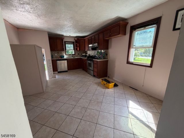 50 Clinton Ave, Mount Olive Twp., NJ 07828