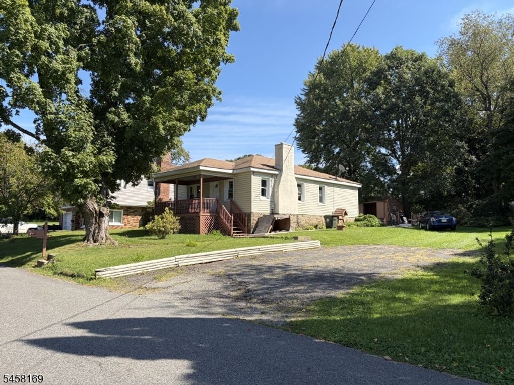 50 Clinton Ave, Mount Olive Twp., NJ 07828 — photo 2