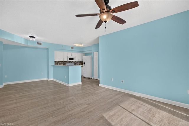 1225 Reserve WAY 203, Naples, FL 34105