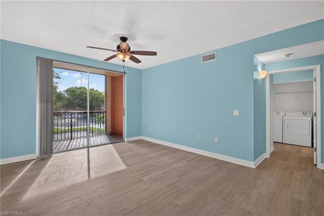1225 Reserve WAY 203, Naples, FL 34105