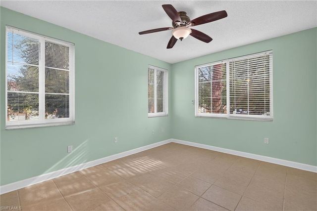 1225 Reserve WAY 203, Naples, FL 34105