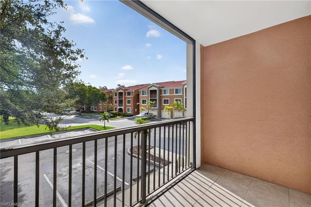 1225 Reserve WAY 203, Naples, FL 34105