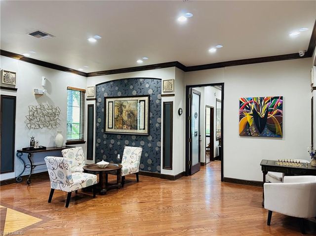 1225 Reserve WAY 203, Naples, FL 34105