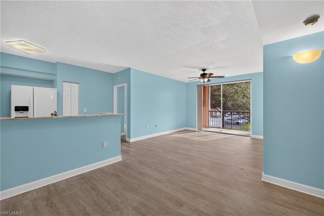 1225 Reserve WAY 203, Naples, FL 34105
