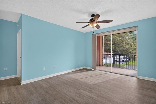 1225 Reserve WAY 203, Naples, FL 34105