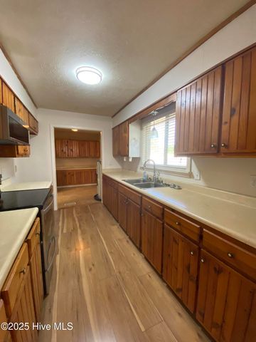 325 N Cherry Street, Pinebluff, NC 28373