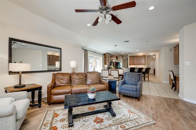 1323 Talley LOOP, Buda, TX 78610