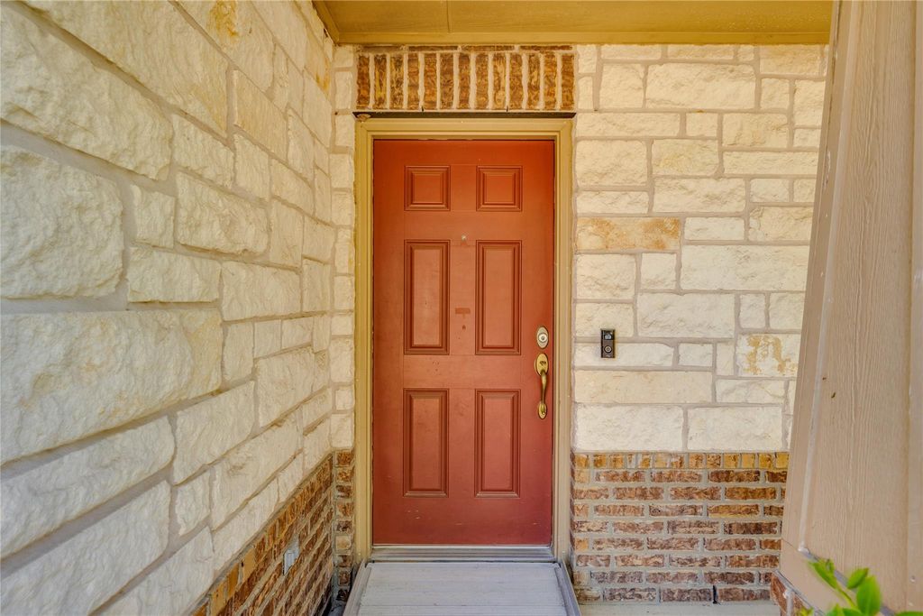 1323 Talley LOOP, Buda, TX 78610