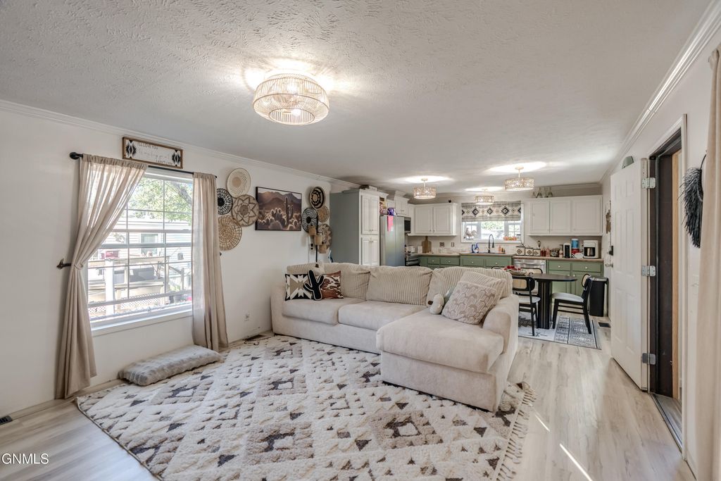 616 Dover Drive, Bismarck, ND 58504