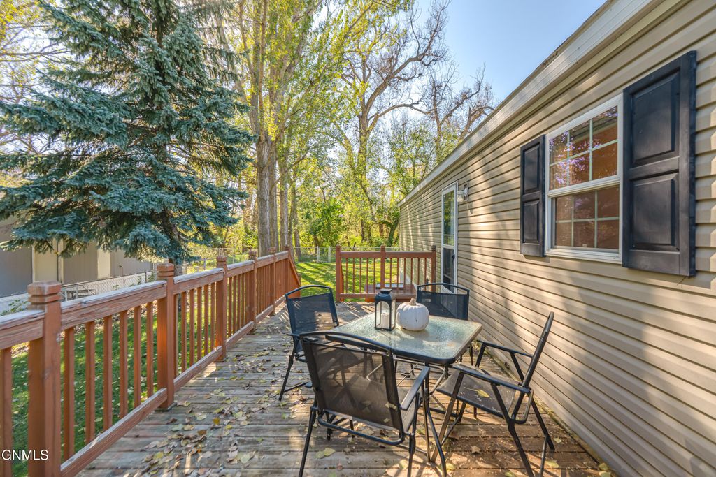 616 Dover Drive, Bismarck, ND 58504 photo 3