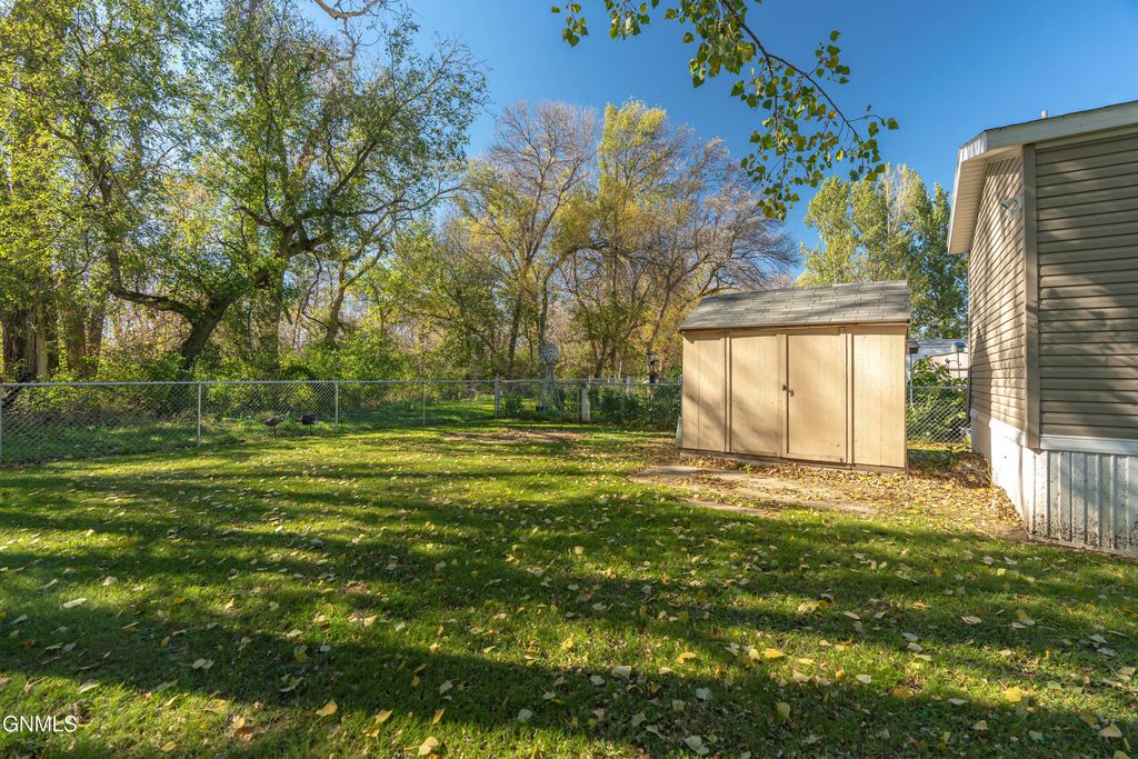 616 Dover Drive, Bismarck, ND 58504 photo 40