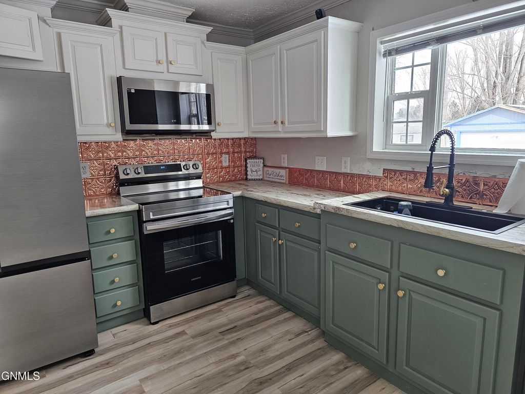 616 Dover Drive, Bismarck, ND 58504 photo 41