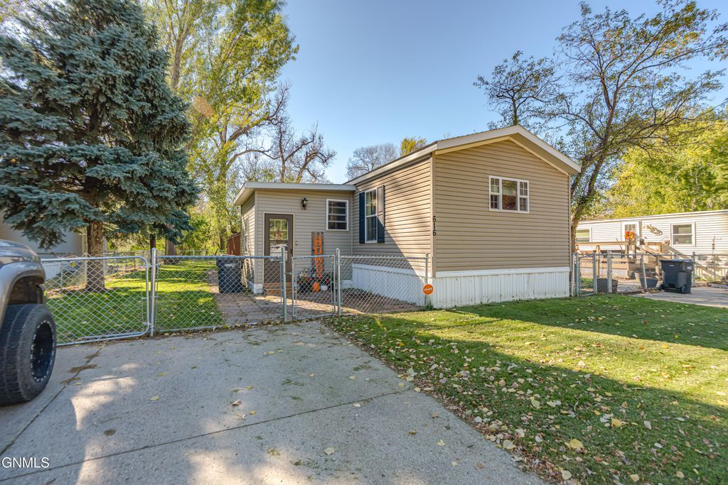 616 Dover Drive, Bismarck, ND 58504 photo 6