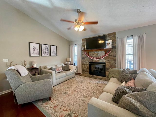 1745 Whitfield DR, Bedford, VA 24523