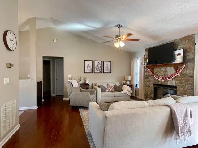 1745 Whitfield DR, Bedford, VA 24523