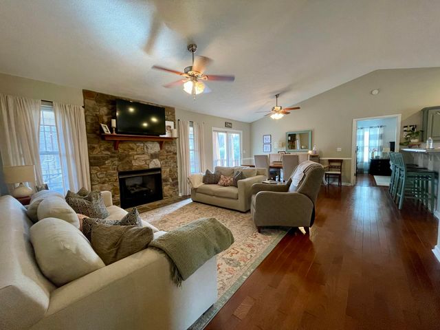 1745 Whitfield DR, Bedford, VA 24523