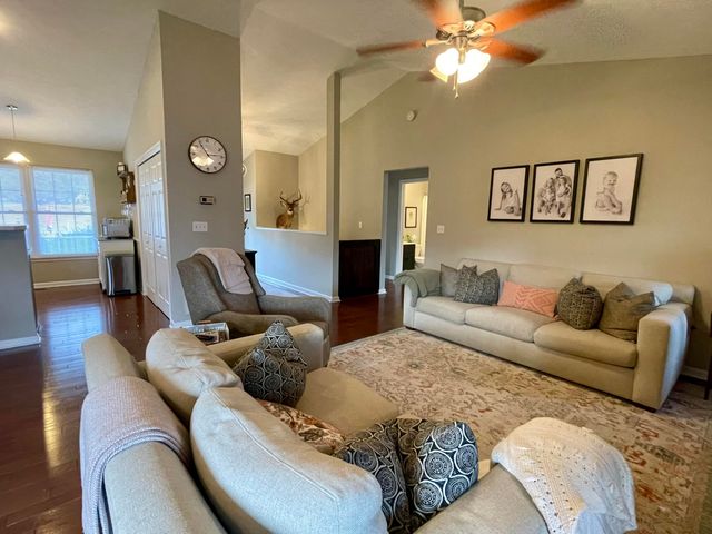 1745 Whitfield DR, Bedford, VA 24523