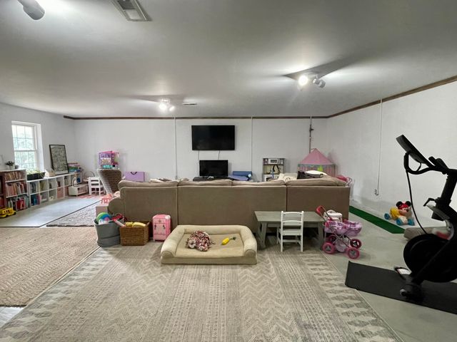 1745 Whitfield DR, Bedford, VA 24523