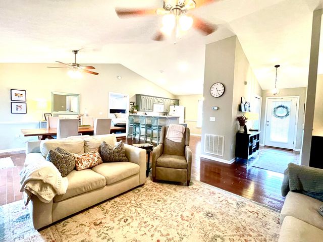 1745 Whitfield DR, Bedford, VA 24523