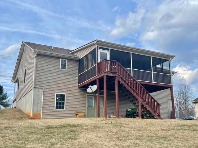 1745 Whitfield DR, Bedford, VA 24523