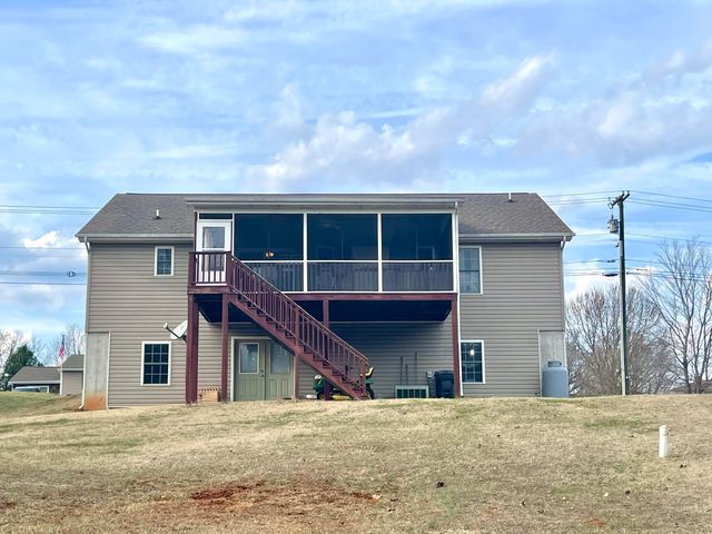 1745 Whitfield DR, Bedford, VA 24523