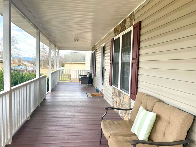 1745 Whitfield DR, Bedford, VA 24523