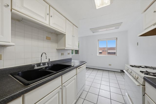 8343 S King Drive 3B, Chicago, IL 60619