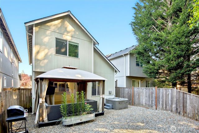 8906 161st Street E, Puyallup, WA 98375