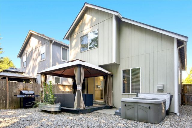 8906 161st Street E, Puyallup, WA 98375