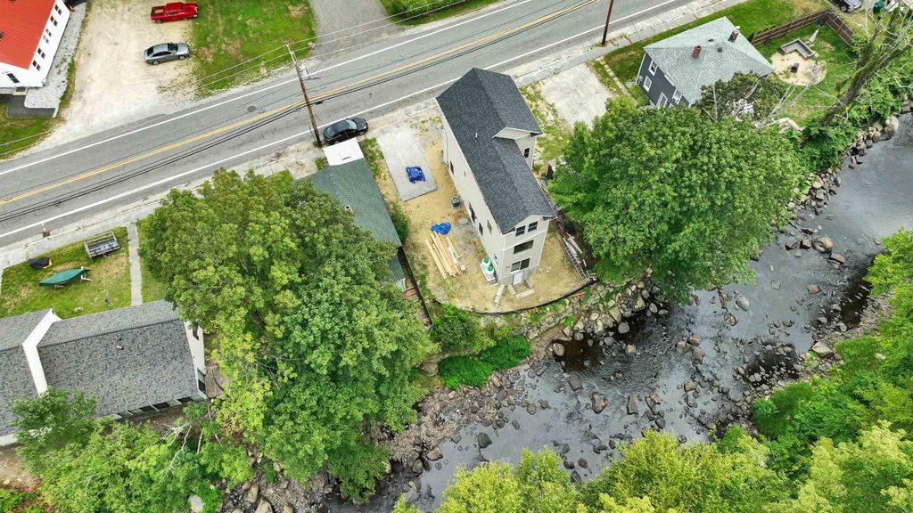 27 Island Street, Wilton, NH 03086