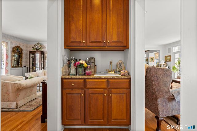 9 Perkins Road, Woodbridge, CT 06525