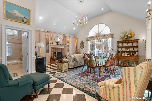 9 Perkins Road, Woodbridge, CT 06525