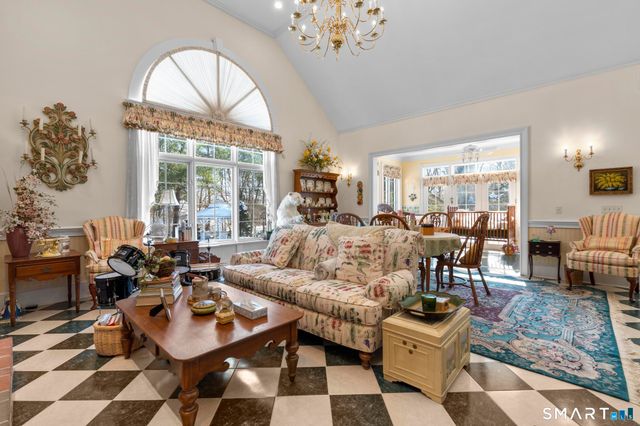 9 Perkins Road, Woodbridge, CT 06525