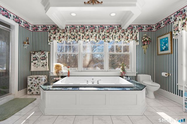 9 Perkins Road, Woodbridge, CT 06525