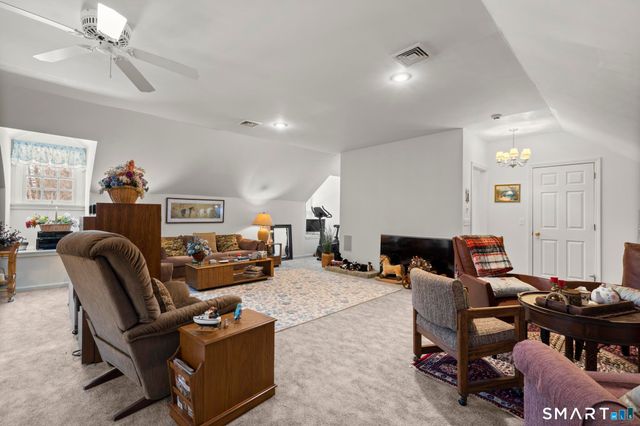 9 Perkins Road, Woodbridge, CT 06525