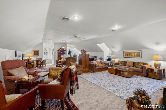 9 Perkins Road, Woodbridge, CT 06525