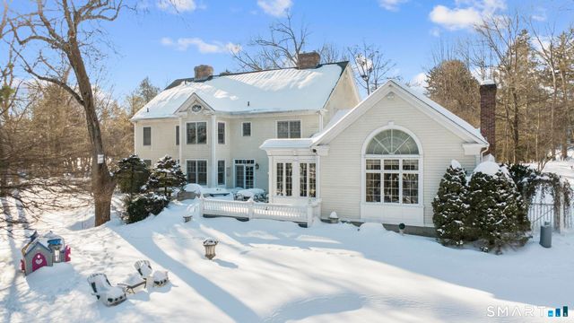 9 Perkins Road, Woodbridge, CT 06525