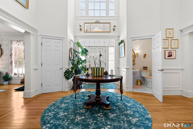 9 Perkins Road, Woodbridge, CT 06525