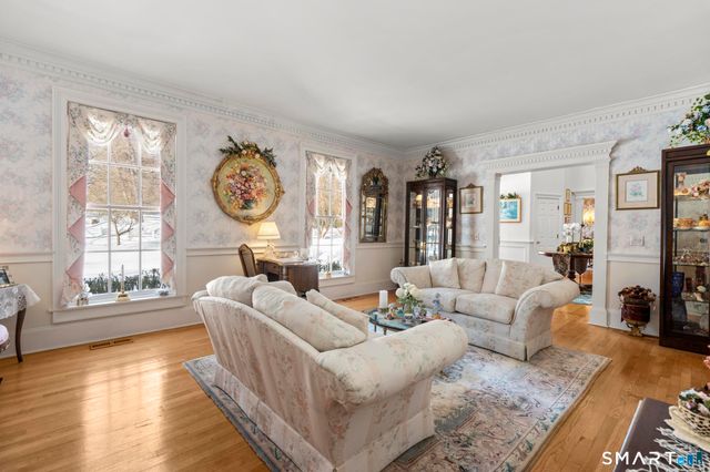 9 Perkins Road, Woodbridge, CT 06525