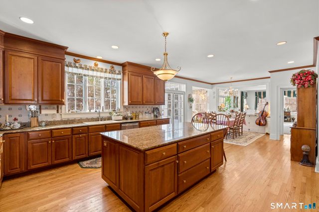 9 Perkins Road, Woodbridge, CT 06525