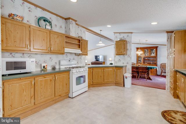 142 TULIP CIR, Ephrata, PA 17522