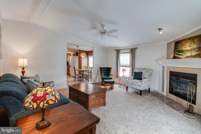 142 TULIP CIR, Ephrata, PA 17522