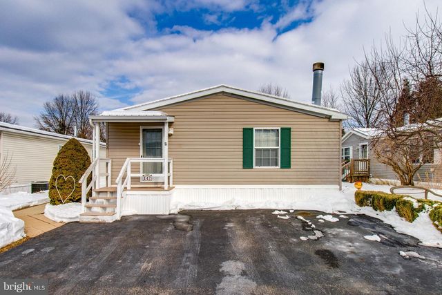 142 TULIP CIR, Ephrata, PA 17522