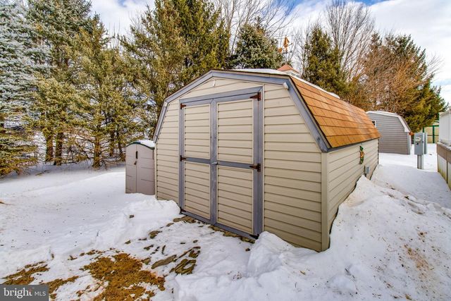 142 TULIP CIR, Ephrata, PA 17522