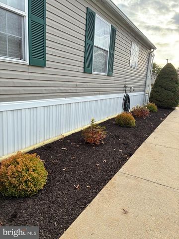 142 TULIP CIR, Ephrata, PA 17522