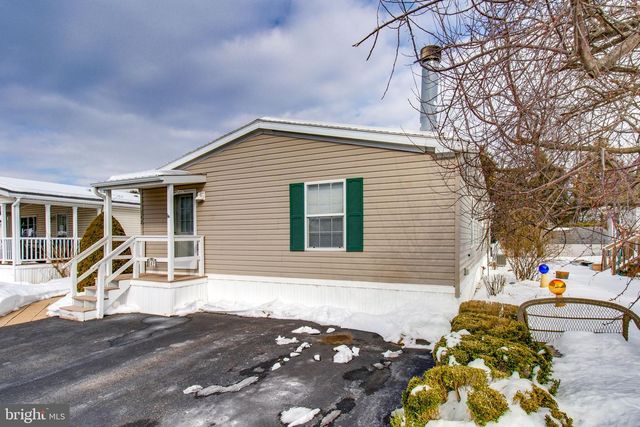 142 TULIP CIR, Ephrata, PA 17522